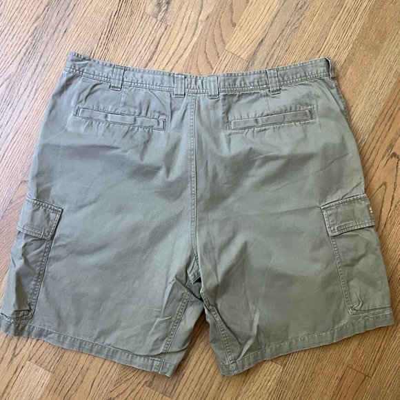 Columbia Sportwear Company Khaki Cargo Shorts 42 - Picture 4 of 4